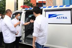 Bantu Tangani Dampak Covid-19, Astra Serahkan 5 Unit Ambulans ke BNPB 