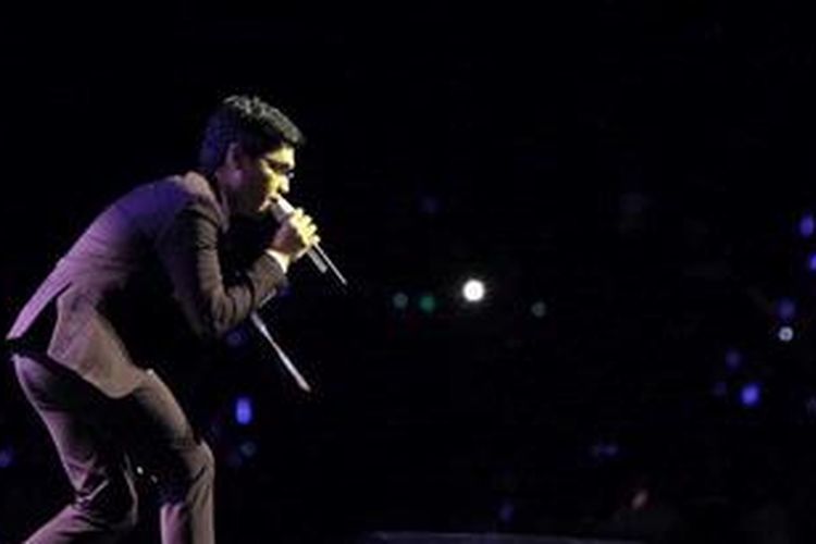 Afgan tampil dalam K-pop Festival: Music Bank di Stadion Utama Gelora Bung Karno, Senayan, Jakarta Selatan, Sabtu (9/3/2013). 