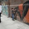 Jokowi Ditemani Gibran dan Jan Ethes Lihat Seni Mural Koridor Gatot Subroto Solo
