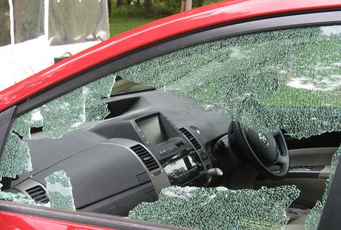 Tips Agar Tidak Mudah Jadi Korban Pencurian Pecah Kaca Mobil
