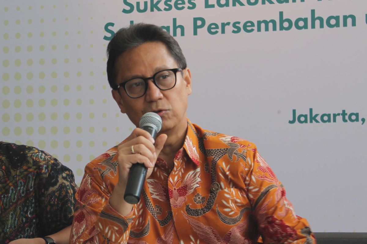 Menteri Kesehatan Budu Gunadi Sadikin saat menghadiri press conference telerobotic surgery di RSCM, Jumat (30/8/2024). 