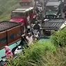 Fenomena Macet di Bromo, Jip-jip Tak Bergerak di Jalur Pinggir Jurang
