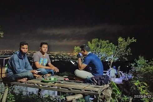 Melihat Keindahan Kota Mataram di Atas Bukit Bengkaung...