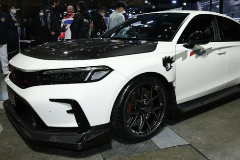 Honda Civic Type R Makin Sporty Pakai Aksesori Mugen 