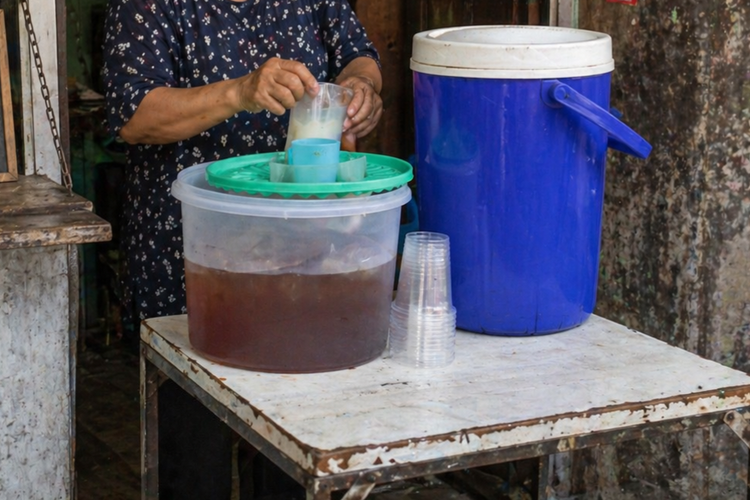 Sulit Lepas dari Es Teh Gentong, Warga Manggarai Rela Siapkan Budget Khusus