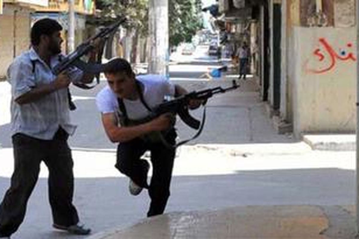 Menjelang pertempuran yang berskala besar, bentrokan sudah terjadi di jalan-jalan Aleppo. 