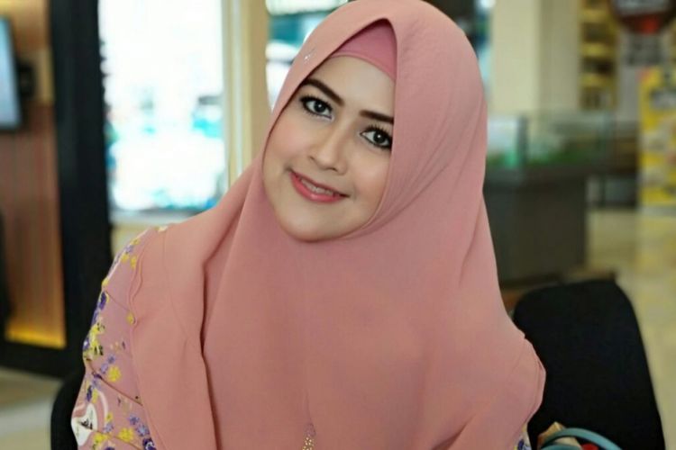 Meggy Wulandari diabadikan setelah mengisi sebuah acara di Mal Bassura, Jakarta Timur, Jumat (18/5/2018) sore. 