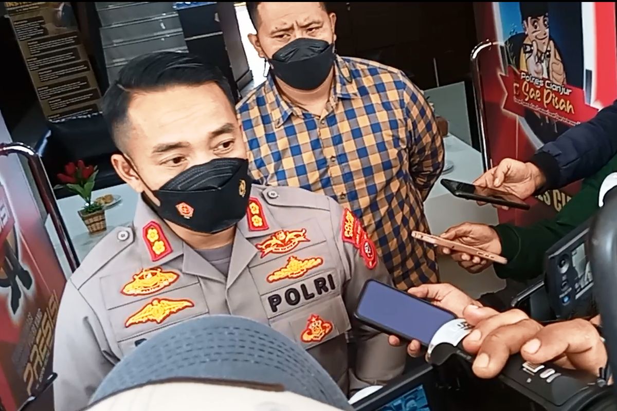 Kapolres Cianjur AKBP Doni Hermawan saat memberikan keterangan terkait kasus dugaan poliandri