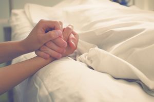 Penumpang yang Koma Usai Ditinggal Pengemudi Ojol di Depan DPR Meninggal Dunia