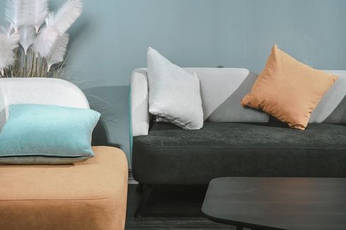 Cara Membersihkan Aneka Noda di Sarung Bantal Sofa Berbahan Kanvas 