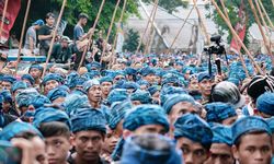 Exciting Banten, Warga Baduy “Turun Gunung” Kirim Hasil Bumi untuk Bupati