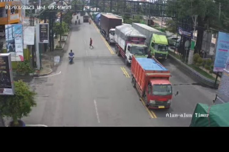 Kondisi kemacetan di jalur Pantura Rembang, pada Kamis (2/3/2023)