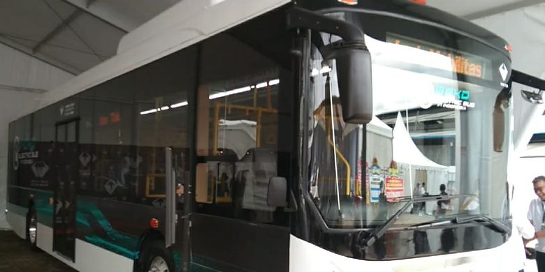 Bus bertenaga listrik yang diproduksi PT VKTR Sakti Industries, Selasa (27/2/2024).