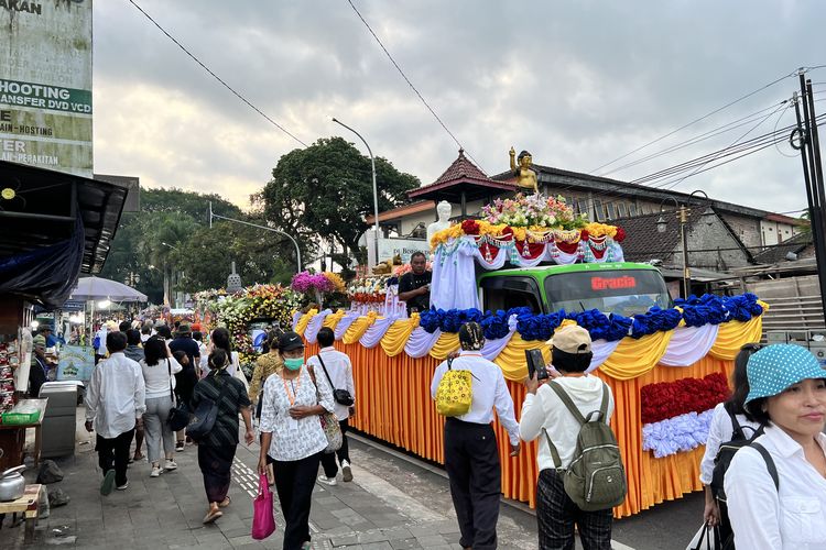 Perayaan Waisak 2023, prosesi kirab dari Candi Mendut ke Candi Borobudur