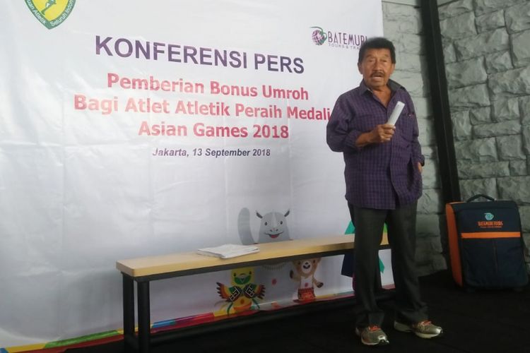 Ketua Umum PB PASI, Bob Hasan saat acara Konferensi Pers Pemberian Bonus Umroh Bagi Atlet Atletik Peraih Medali Asian Games 2018 di Pelatnas PB PASI, Jakarta pada Kamis (13/9/2018).