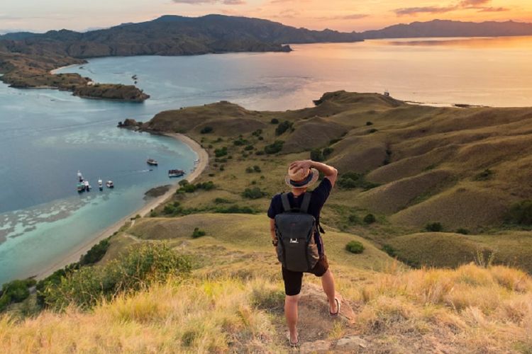 Labuan Bajo menjadi salah satu destinasi yang banyak dikunjungi oleh wisatawan, baik wisatawan lokal maupun mancanegara. 