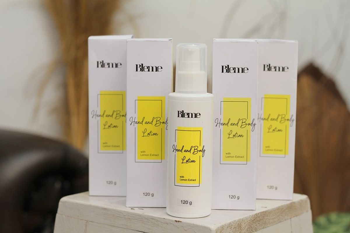 Losion pencerah kulit Bleme Body Lotion 