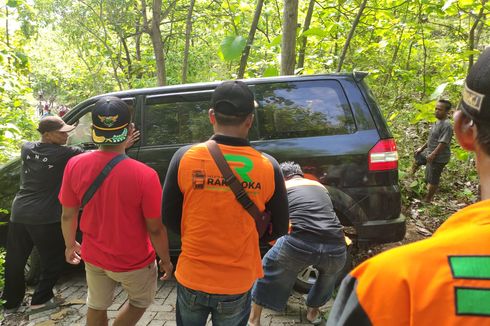 Viral, Video Mobil Tersesat di Kawasan Makam Tumenggung Brotonegoro, Evakuasi Libatkan TNI Polri