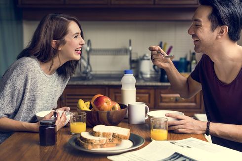 Kapan Sebaiknya Batas Waktu Makan Malam?