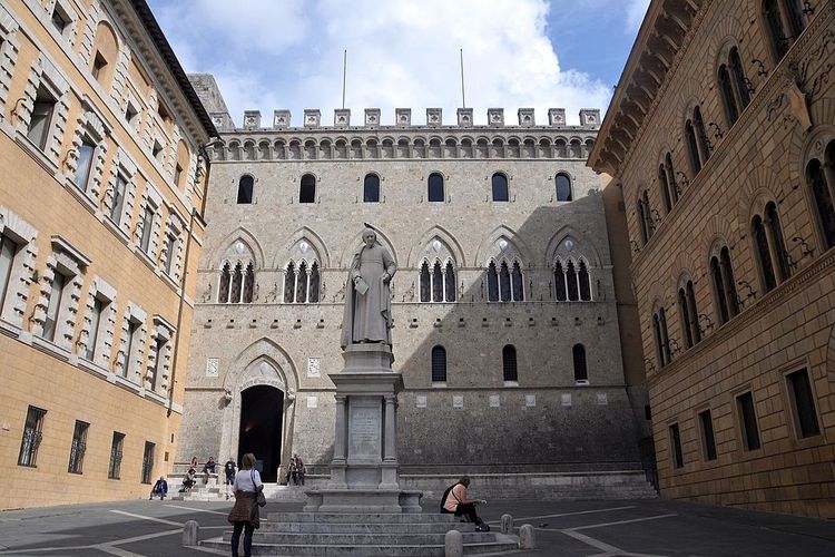 Banca Monte dei Paschi, bank pertama di dunia yang berdiri di Italia.