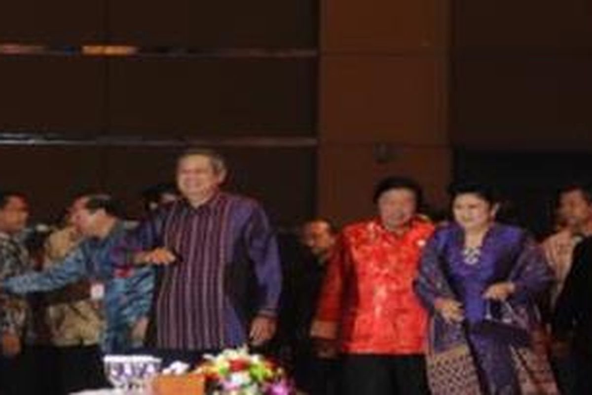 Presiden RI Susilo Bambang Yudhoyono menghadiri perayaan Cap Go Meh di JIExpo Kemayoran, Jakarta Pusat. Dalam perayaan tersebut juga dihadiri oleh ibu negara Ani Bambang Yudhoyono pada Minggu (24/2/2013).