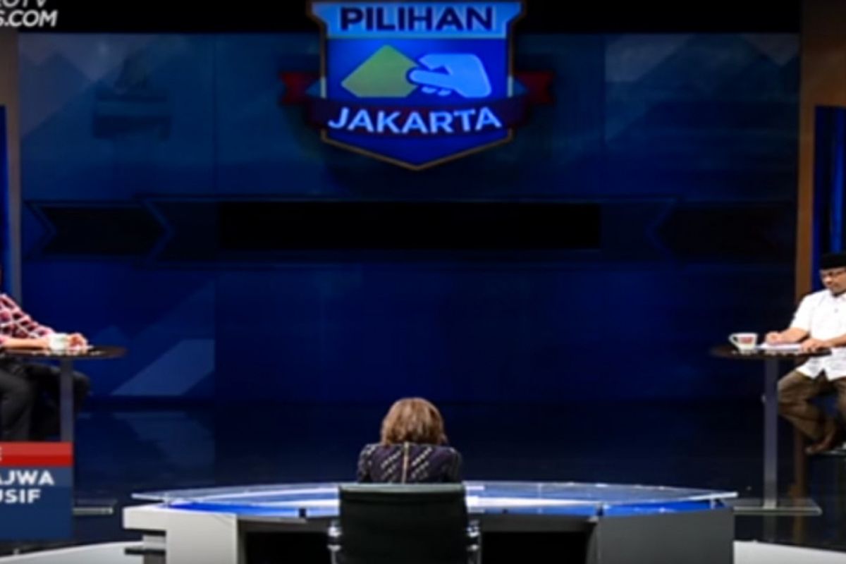 Najwa Shihab memandu Debat Mata Najwa Babak Final Pilkada Jakarta pada Senin (27/3/2017) yang dihadiri kandidat Pemilihan Gubernur DKI Jakarta, Basuki Tjahaja Purnama dan Anies Baswedan. 
