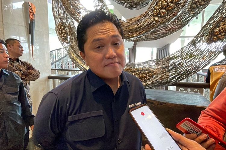 Ketua Umum PSSI Erick Thohir saat memberikan penjelasan terkait event Piala Dunia U-17 yang akan digelar di Indonesia pada 10 November hingga 2 Desember 2023, Senin (24/7/2023).