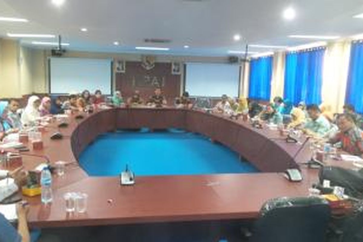 Pertemuan yang dilakukan sejumlah gerakan dan komunitas peduli anak di Kantor Komisi Perlindungan Anak Indonesia (KPAI), Jakarta, Jumat (9/10/2015). Pertemuan membahas seputar maraknya aksi kekerasan terhadap anak, tidak hanya kekerasan fisik tetapi juga kekerasan seksual.