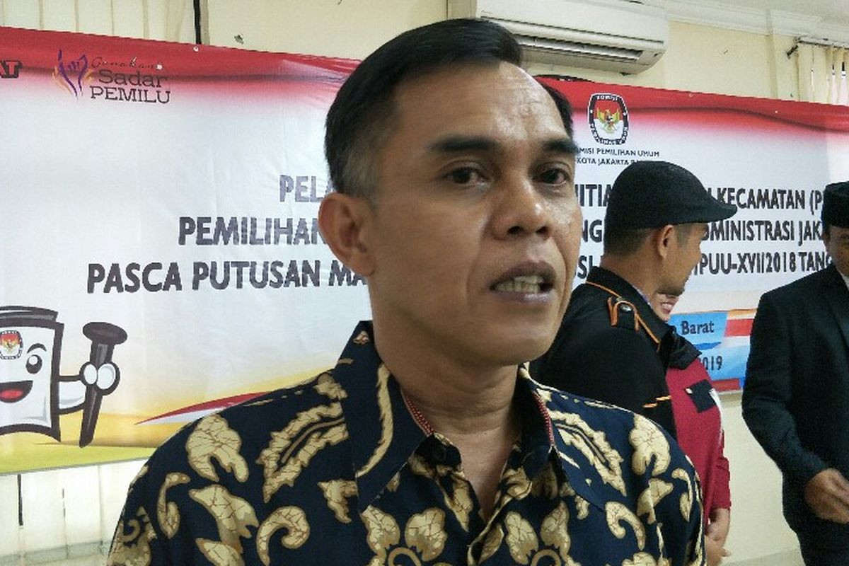 Ketua Bawaslu Jakarta Barat Oding Junaidi saat dijumpai di kantor KPU Kota Jakarta Barat,  Kebon Jeruk,  pada Rabu (2/1/2019).