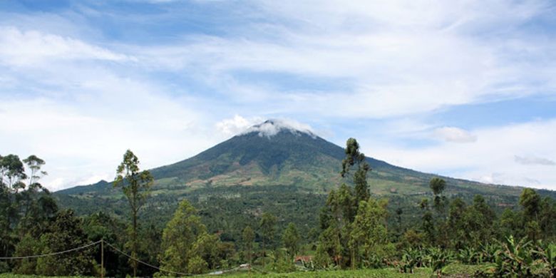 Mount Cikuray from Cisurupan, Garut.