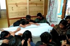 Tangis Histeris Pecah Saat Jenazah Mahasiswa Korban Penembakan KKB Tiba di Toraja