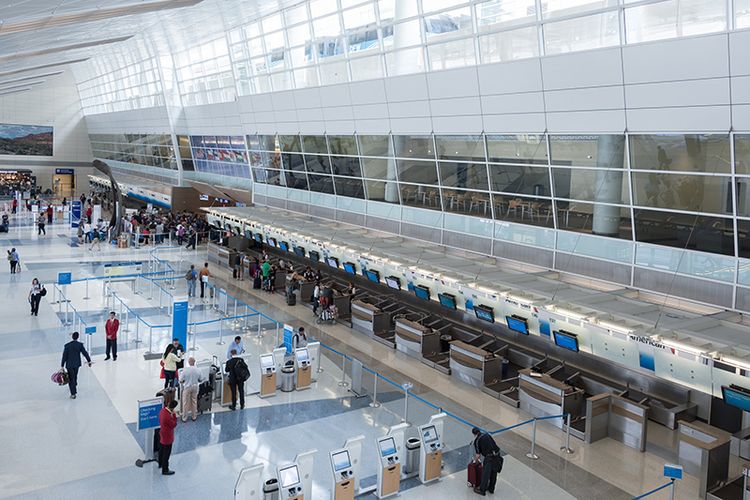 Ilustrasi bandara - Bandara Dallas Fort-Worth di Texas, Amerika Serikat.