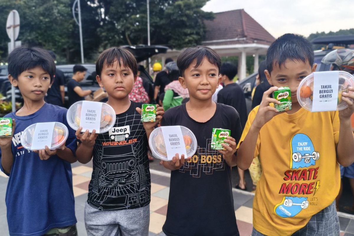 Takjil Rp 8.000 Ala MBG di Lumajang, Dapat Roti, Buah hingga Susu