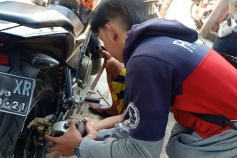 Pakai Knalpot Racing, Pengendara Motor di Cianjur Ditilang