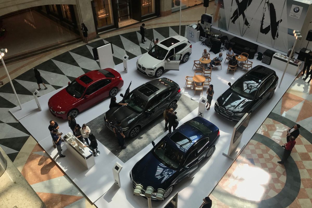 Pameran BMW di Plaza Senayan