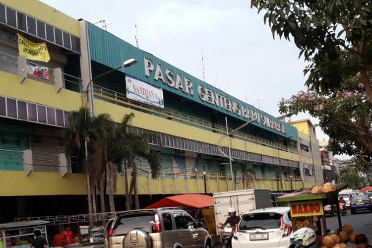 Pusat Perbelanjaan Oleh-Oleh Pasar Genteng, Surabaya