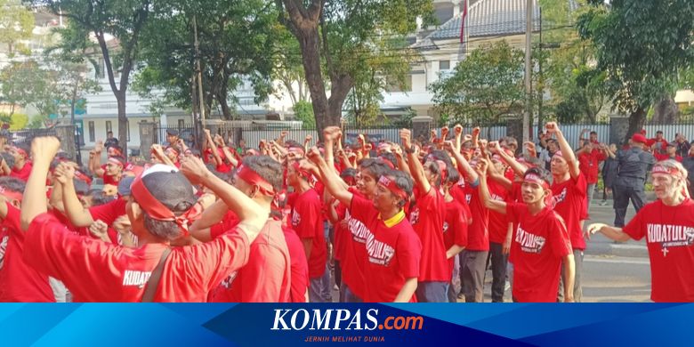 Puisi Wiji Thukul dan Aksi Teatrikal Warnai Peringatan Peristiwa Kudatuli di DPP PDI-P