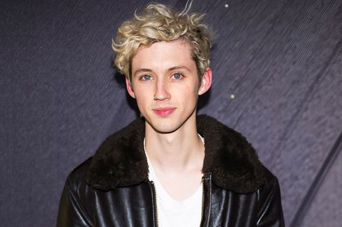 Lirik Lagu could cry just thinkin about you - Troye Sivan 