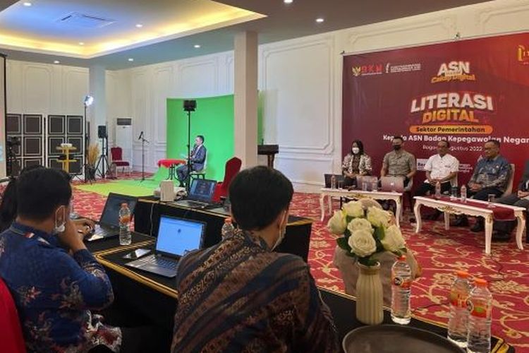 
Literasi digital di lingkungan ASN juga untuk mempercepat terlaksananya program menuju Indonesia #MakinCakapDigital.
