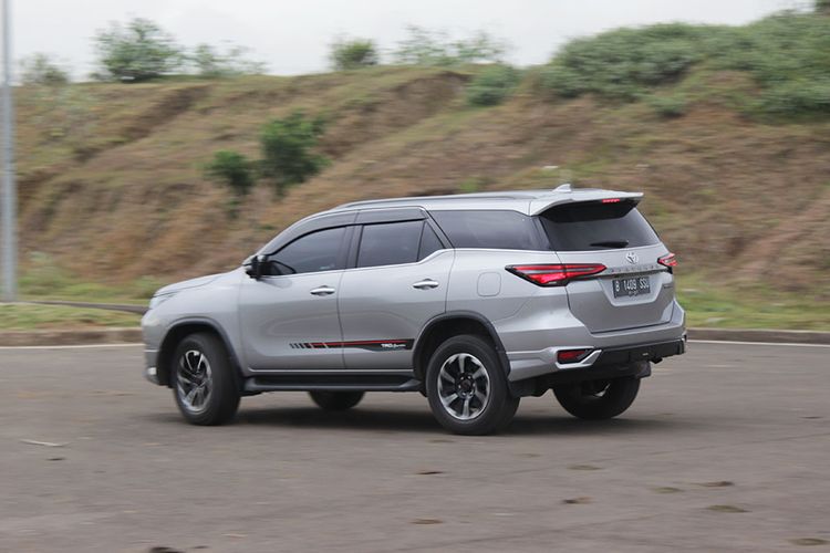 Review Toyota New Fortuner VRZ TRD Sportivo untuk harian