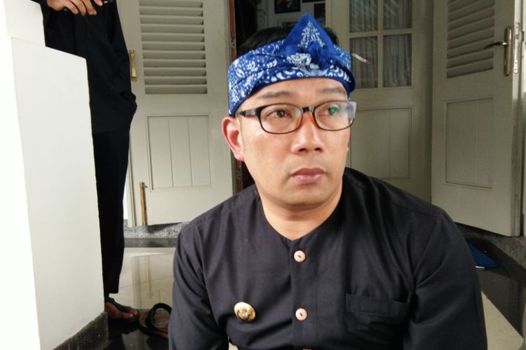 Bakal Calon Gubernur Jawa Barat Ridwan Kamil saat ditemui wartawan di Pendopo Kota Bandung, Jalan Dalemkaum, Rabu (30/8/2017).