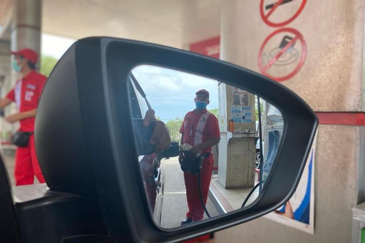 Untuk produk jenis gasoline (bensin), Pertamax Turbo disesuaikan menjadi Rp15.450 per liter, dari sebelumnya Rp14.650. Kemudian untuk produk jenis gasoil (diesel) yakni Pertamina Dex mengalami penyesuaian menjadi Rp17.550 per liter dari sebelumnya Rp17.450 per liter sejak penyesuaian harga terakhir dilakukan pada 3 Januari 2023.