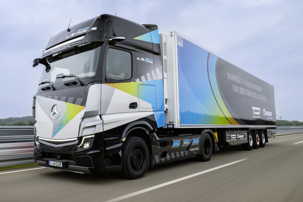 Mercedes Benz eActros LongHaul