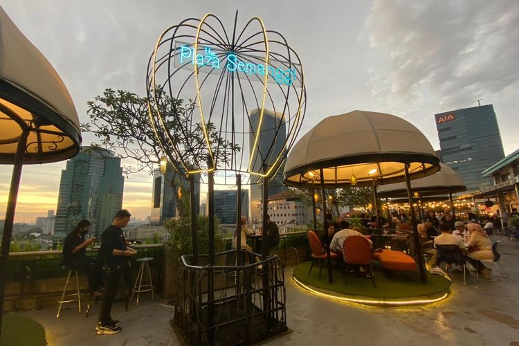 Plangi Sky Dining, tempat makan rooftop di Plaza Semanggi, Jakarta Selatan. 
