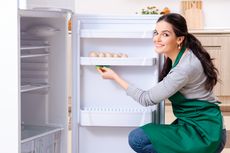 Cara Membersihkan Noda Lengket di Dalam Kulkas