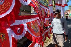 Cerita Penjual Bendera di Lumajang, Raup Untung Berlimpah Tahun Ini