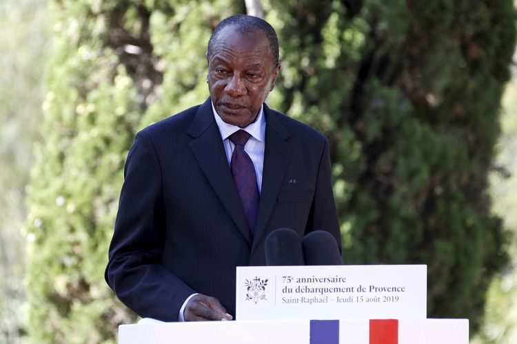 Presiden Guinea, Alpha Conde, saat berpidato dalam peringatan 75 tahun pendaratan sekutu di Perang Dunia II, Kamis (15/8/2019) di Provence, Saint-Raphael, Perancis.