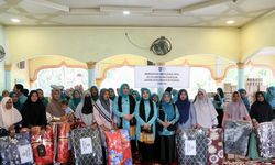 TP PKK Pusat Salurkan Bantuan kepada Korban Bencana Banjir Bandang di Bireuen, Aceh