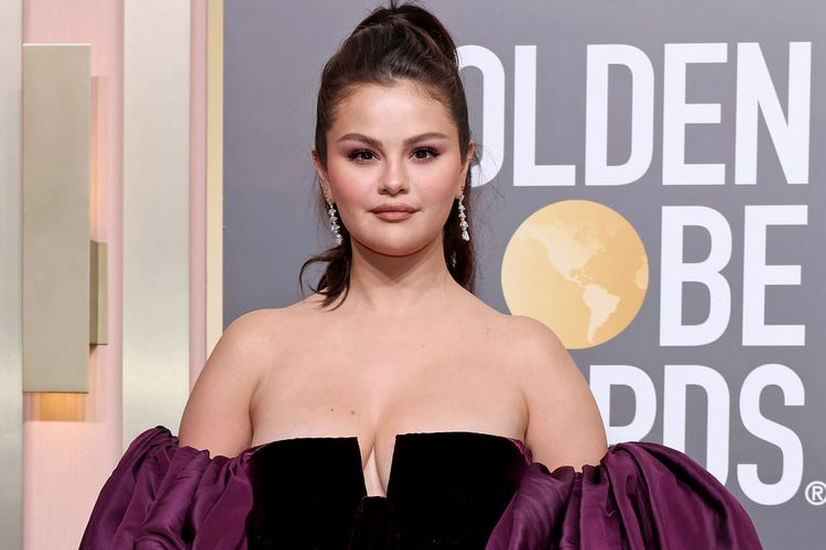 BEVERLY HILLS, CALIFORNIA - JANUARY 10: Selena Gomez attends the 80th Annual Golden Globe Awards at The Beverly Hilton on January 10, 2023 in Beverly Hills, California.   Amy Sussman/Getty Images/AFP (Photo by Amy Sussman / GETTY IMAGES NORTH AMERICA / Getty Images via AFP)