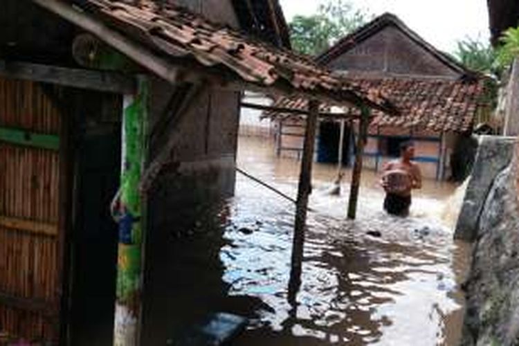 Empat desa di Kecamatan Muncar tergenang air lebih dari 10 jam tang diakibatkan sungai Wagud yang meluap karena hujan turun detas semalam suntuk